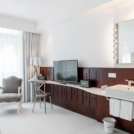 Ruby Coco By Ihg Hotel 4*